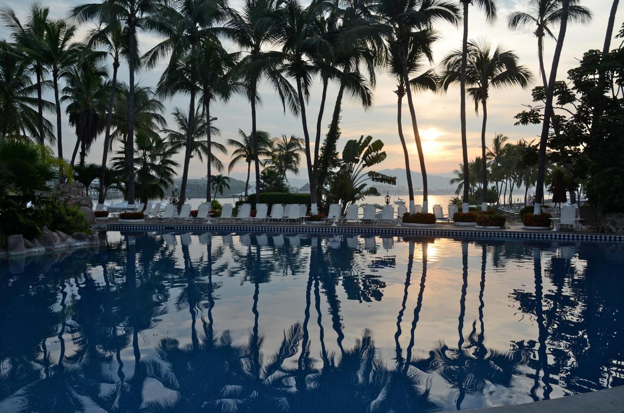 Las Hadas by Brisas Manzanillo Exterior foto Sunset at the InterContinental Resort