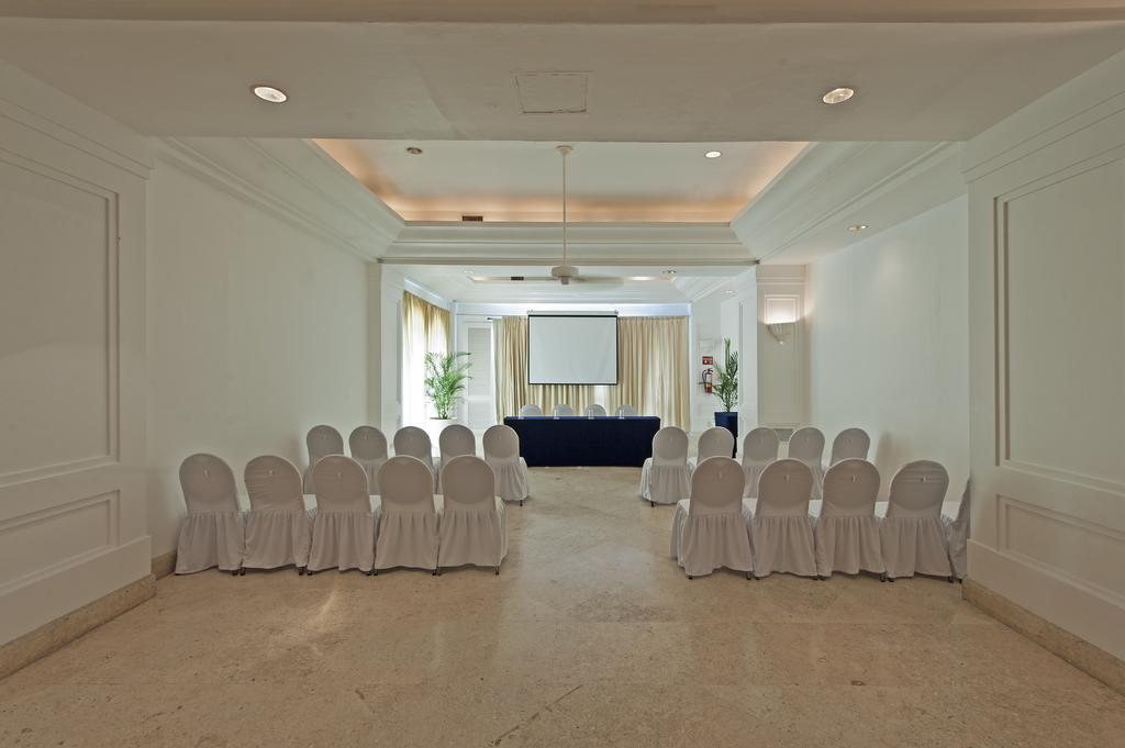 Las Hadas by Brisas Manzanillo Exterior foto The meeting room