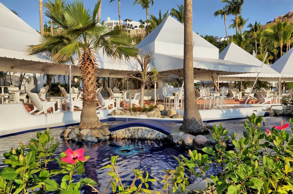 Las Hadas by Brisas Manzanillo Exterior foto The pool at the Hard Rock Hotel