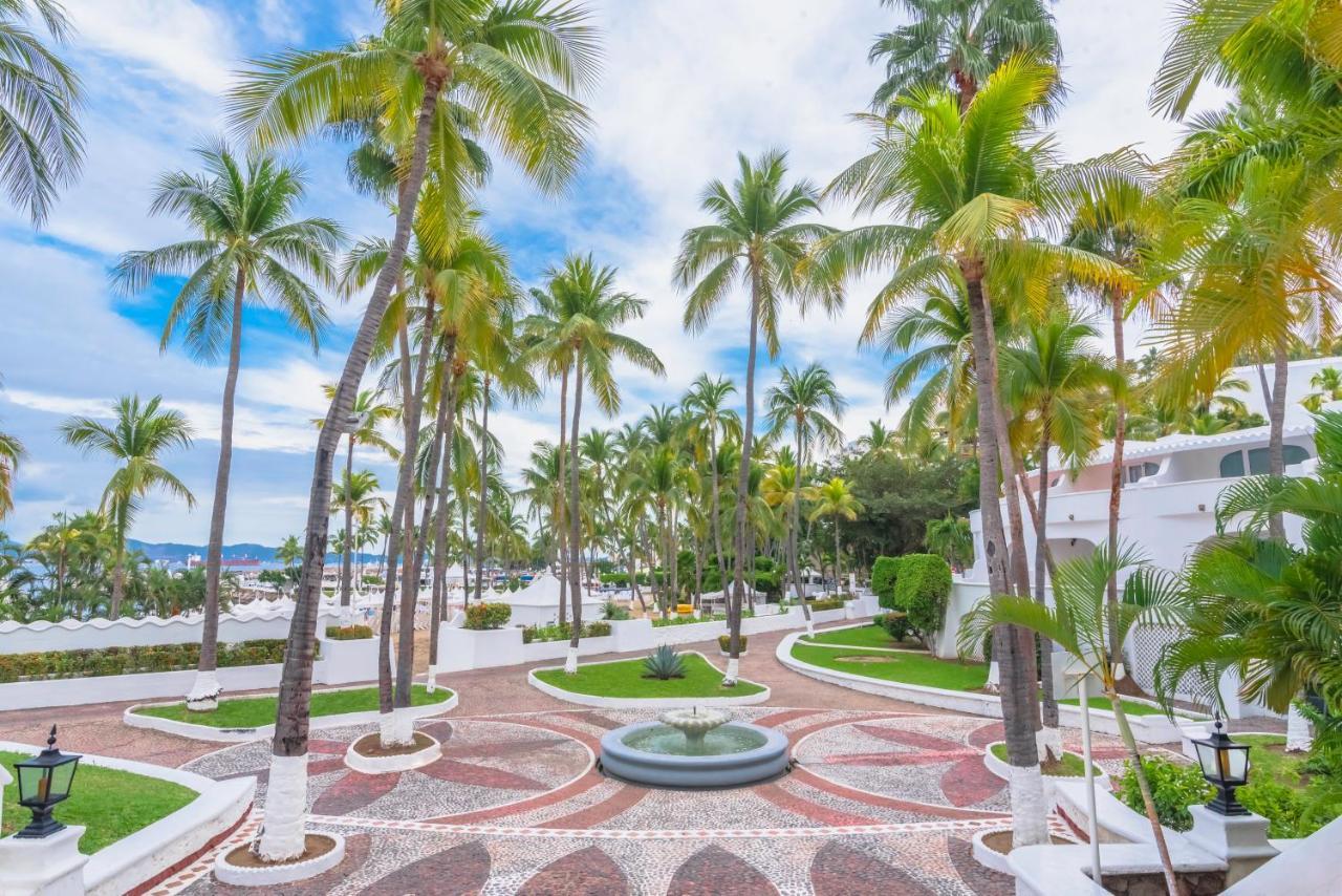 Las Hadas by Brisas Manzanillo Exterior foto View of the town of Puerto Vallarta
